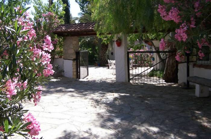 Bakkhos Guesthouse in Kusadasi