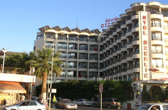 Ozcelik Hotel in Kusadasi